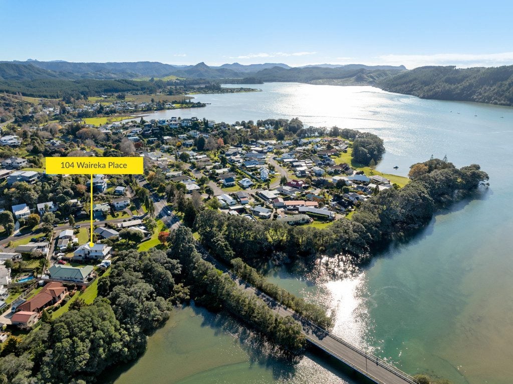 104 Waireka Place, Whangamata - Carousel 1
