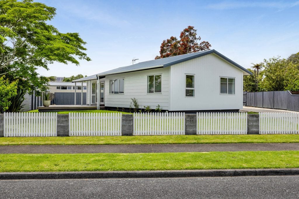 4 Maralyn Place, Bell Block, New Plymouth - Carousel 1