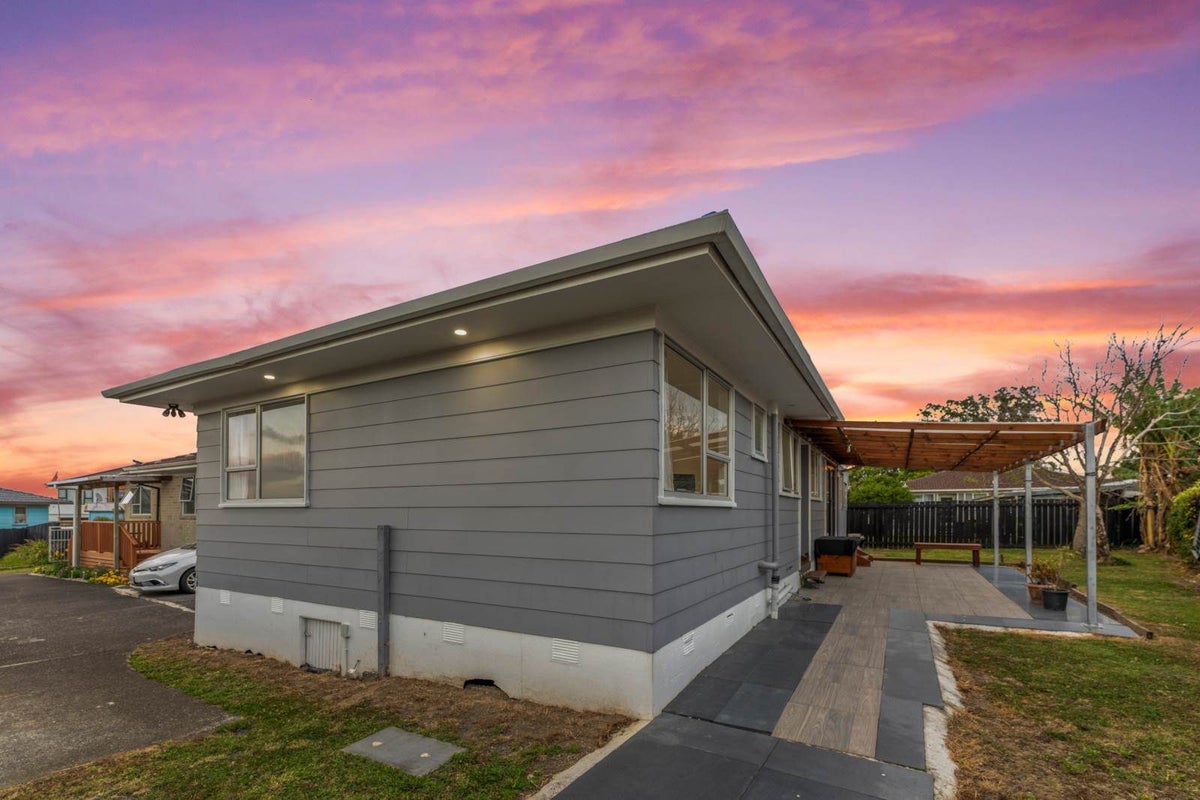 2/18 Komako Place, Papatoetoe, Auckland - Carousel 2