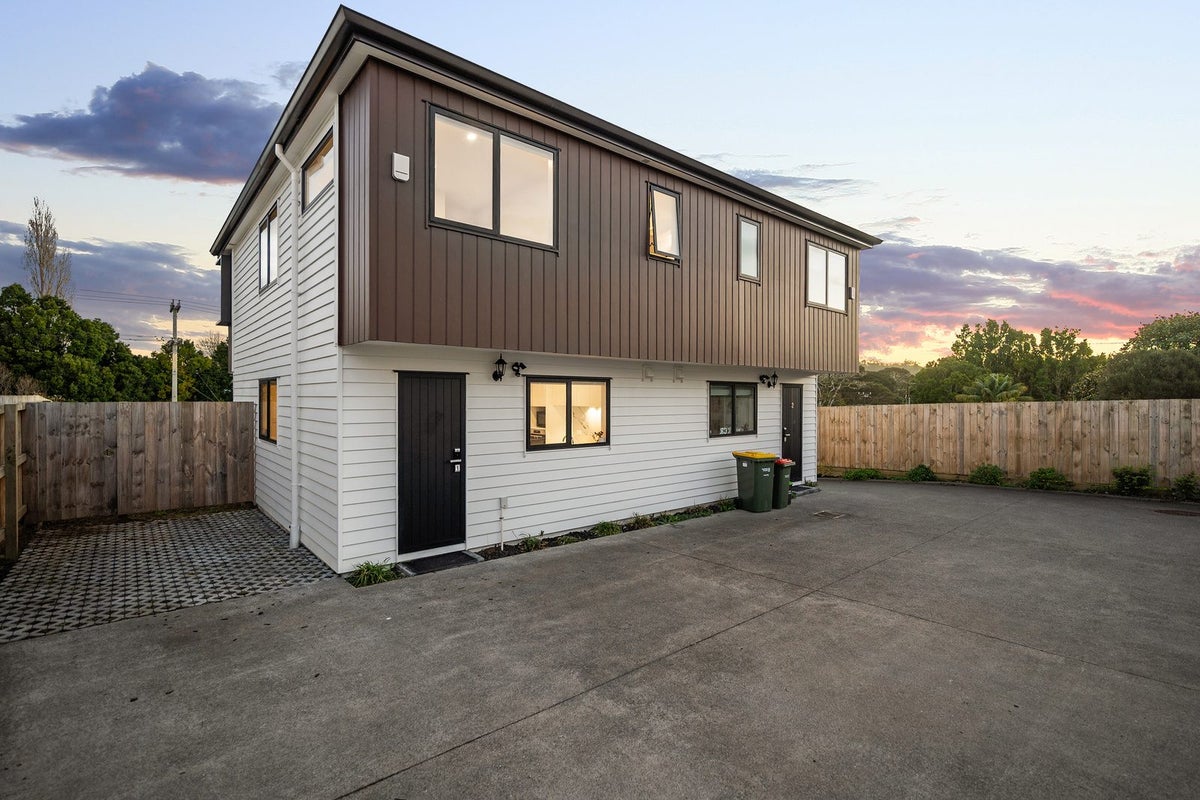 1/135 Lancaster Road, Beach Haven, Auckland - Carousel 16