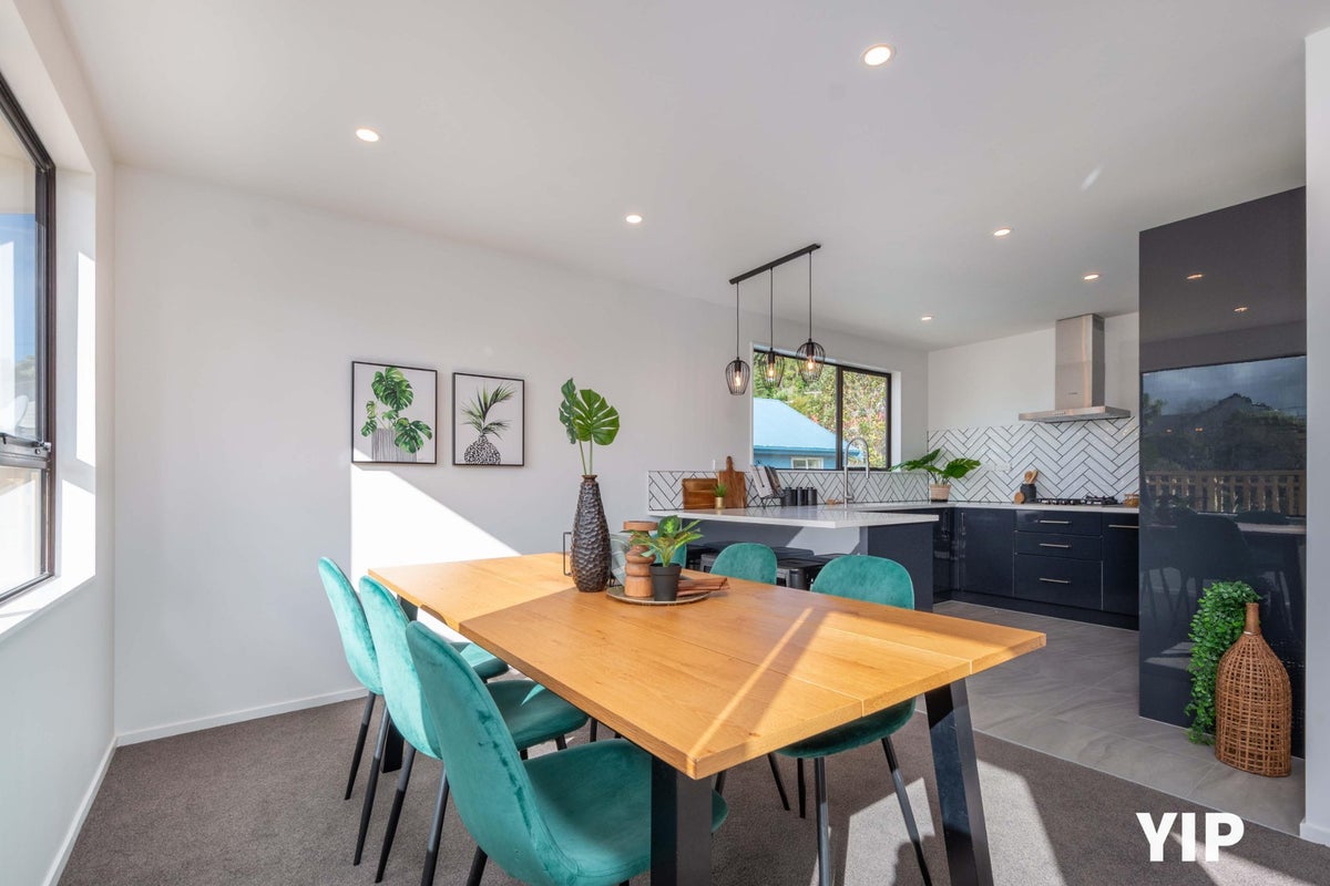 13 Petherick Crescent, Johnsonville, Wellington - Carousel 1