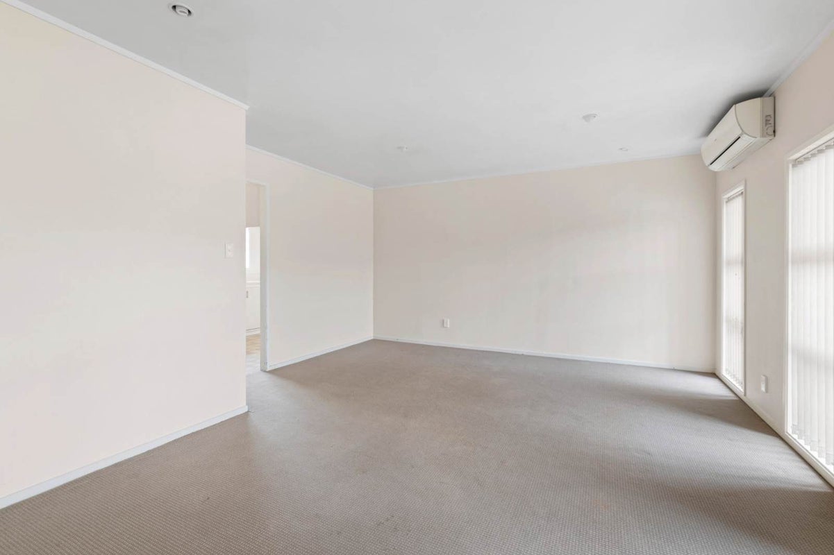 5/2 Regent Street, Papatoetoe, Auckland - Carousel 2