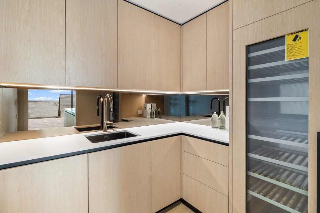 1 Stephen Avenue, Henderson, Auckland - Carousel 31