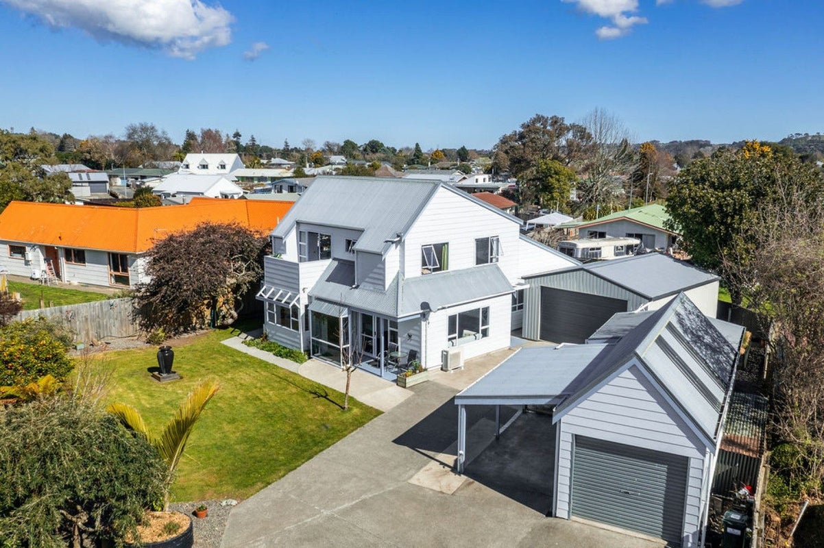 32 Willow Place, Aramoho, Whanganui - Carousel 1