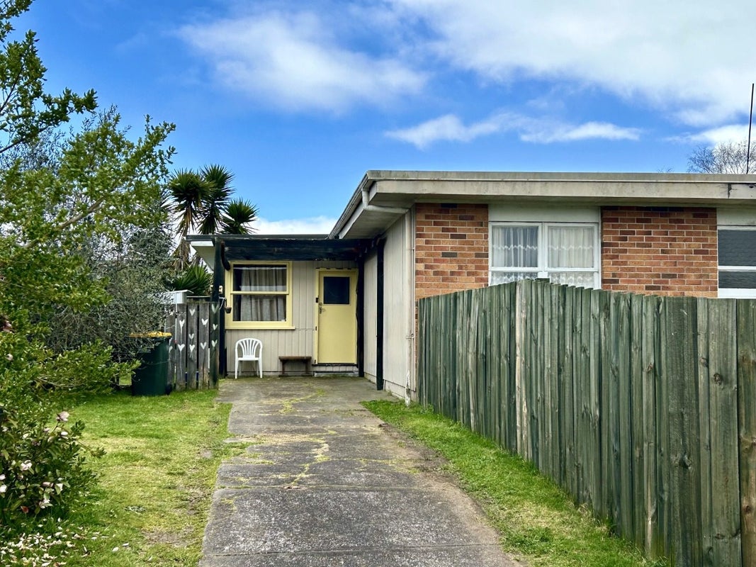 21 Deere Avenue, Fenton Park, Rotorua - Carousel 1
