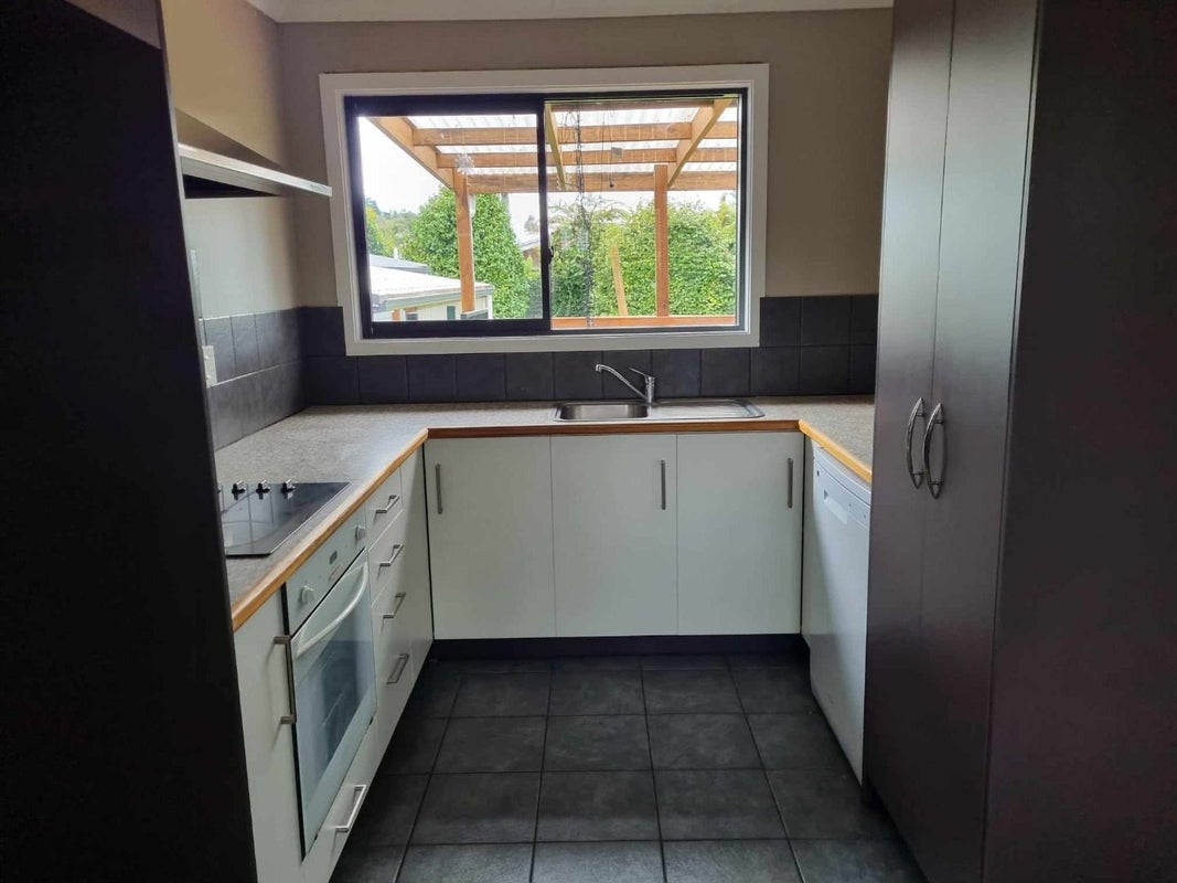 32 Collie Drive, Pukehangi, Rotorua - Carousel 2