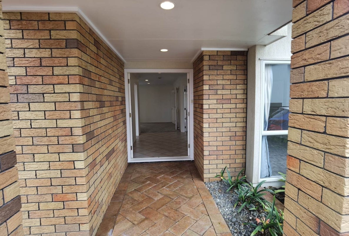 19 Rochester Crescent, Somerville, Auckland - Carousel 2