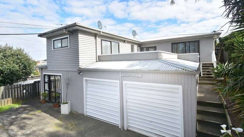 5 Oteha Valley Road, Northcross, Auckland - Carousel 1