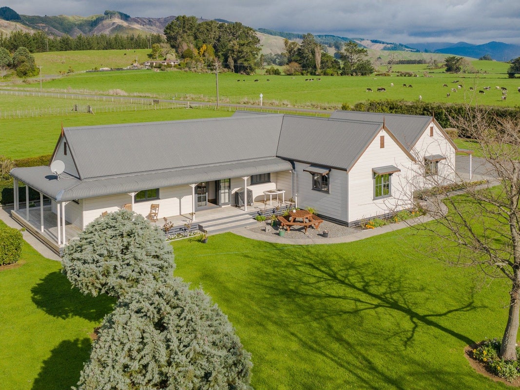 9 Wallace Road, Koputaroa, Levin - Carousel 1