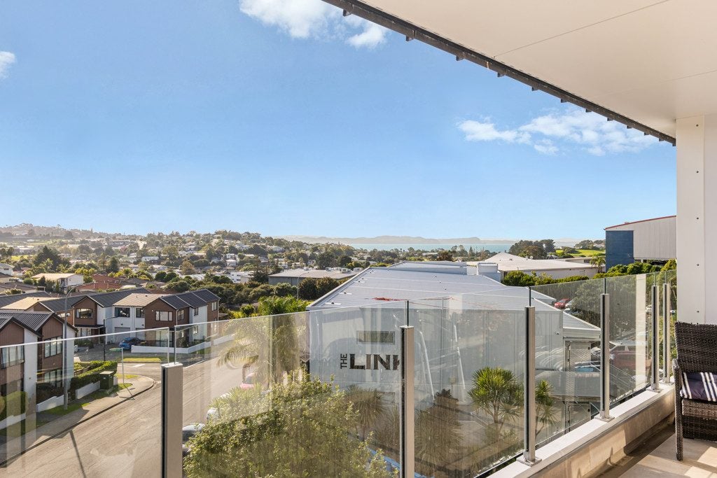 323/17 Link Crescent, Stanmore Bay, Whangaparaoa - Carousel 2