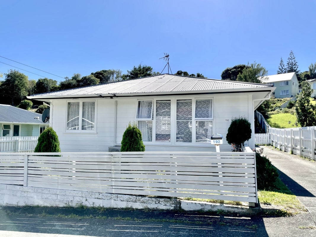 192 Sievers Grove, Cannons Creek, Porirua - Carousel 1