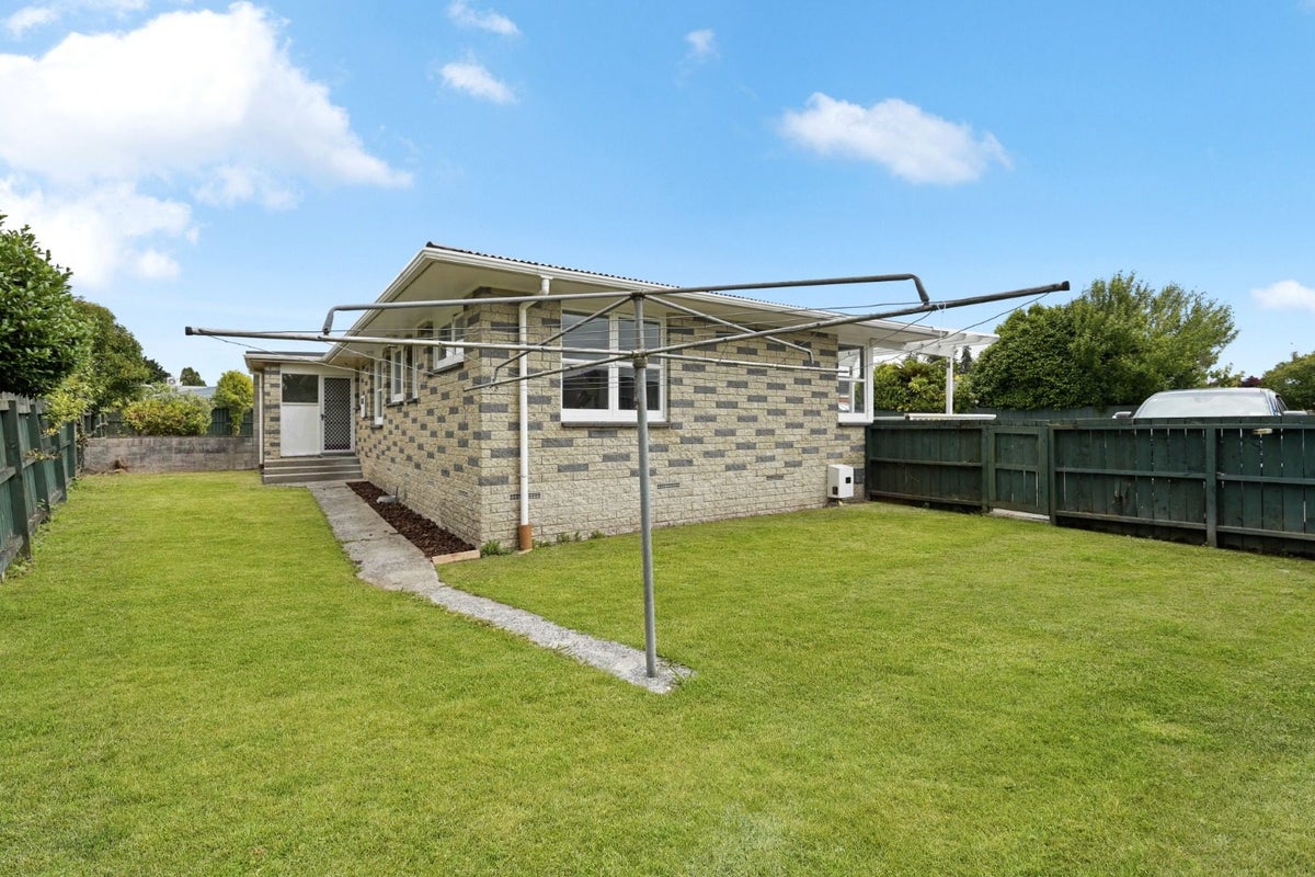 19B Kensington Place, Fairfield, Hamilton - Carousel 1
