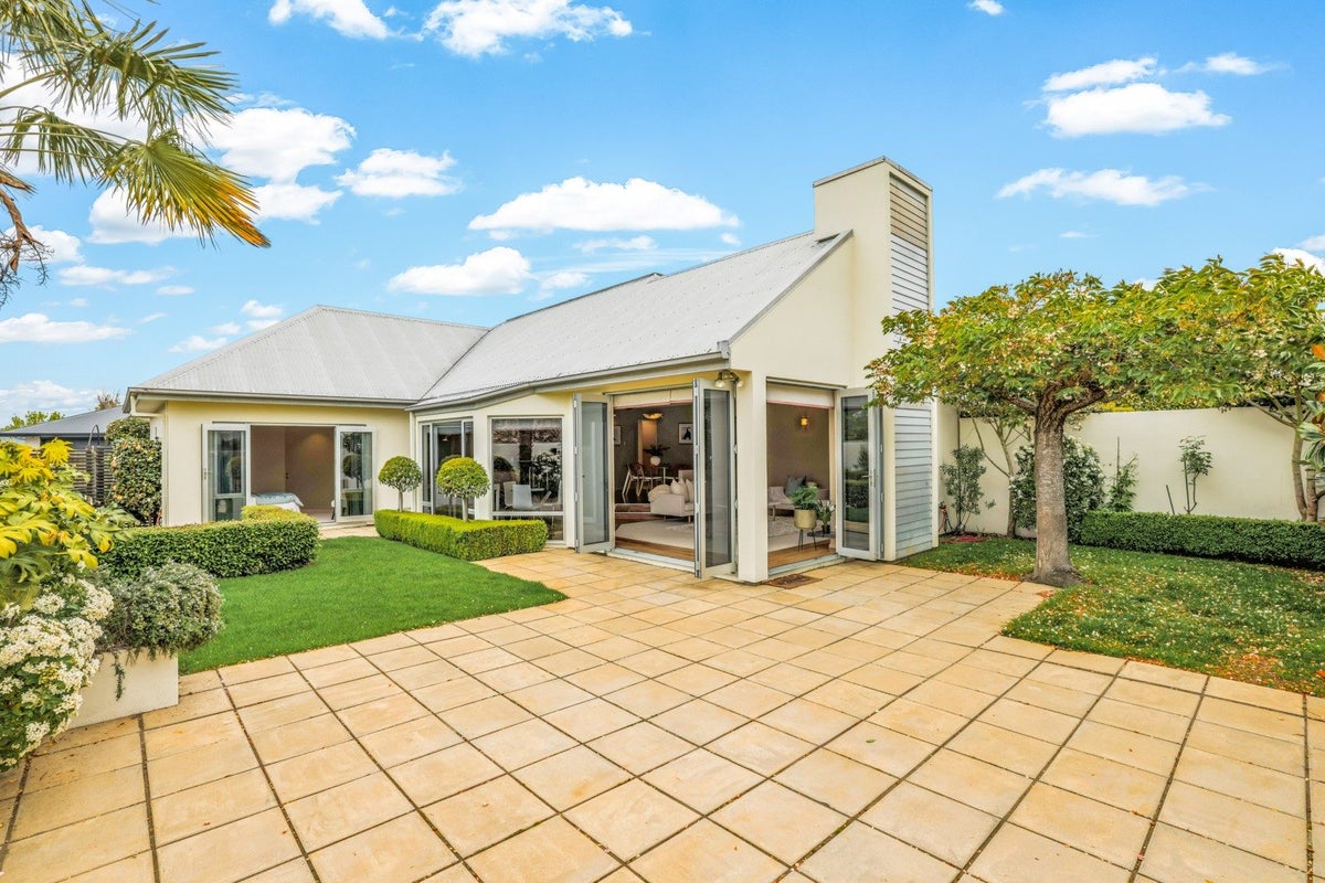 24 Crombie Green, Northwood, Christchurch - Carousel 2