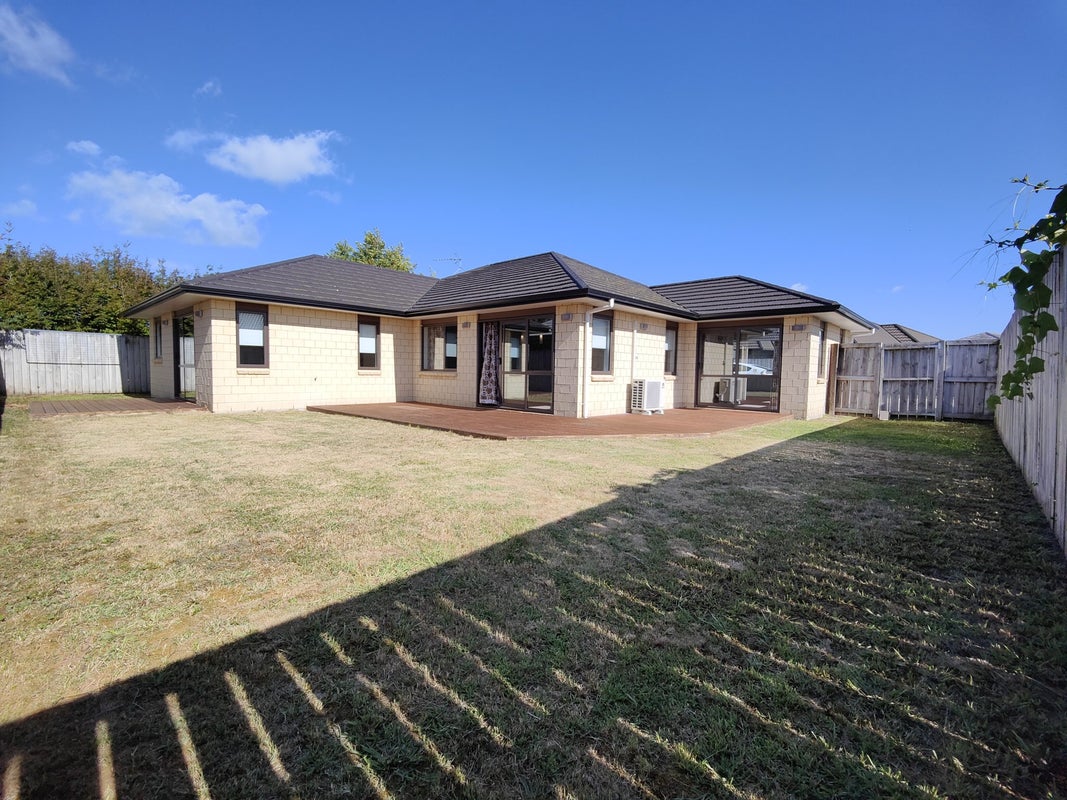 6 Astelia Lane, Rototuna North, Hamilton - Carousel 2