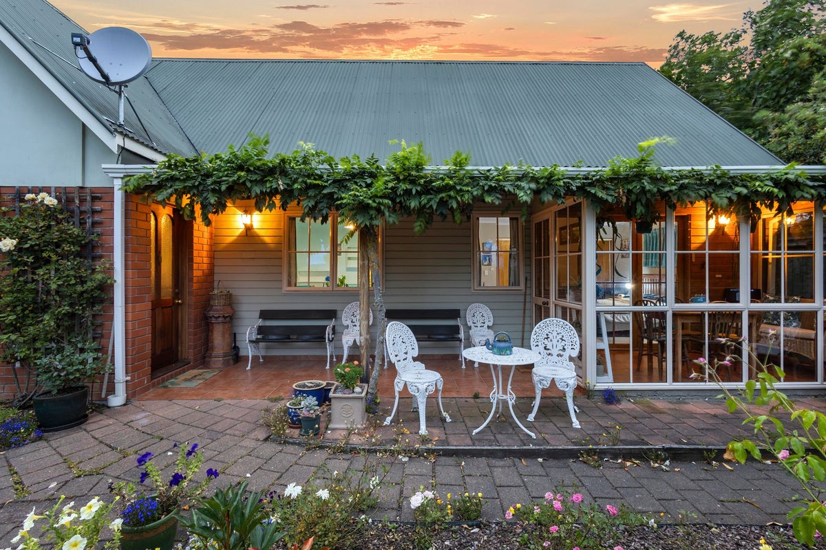 58 Bowenvale Avenue, Cashmere, Christchurch City, Canterbury - Carousel 2