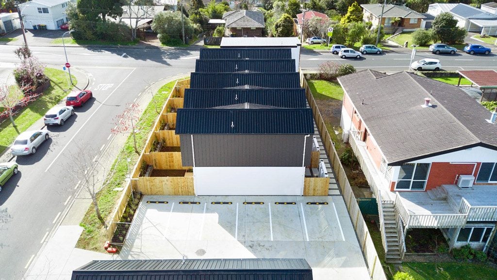 3/2A Mantra Road, Massey, Auckland - Carousel 8
