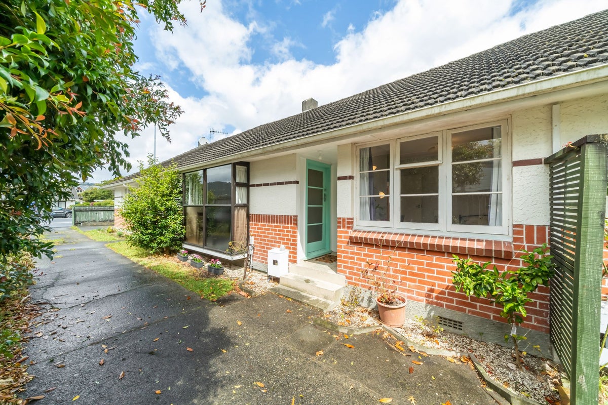 483B Fergusson Drive, Trentham, Upper Hutt - Carousel 1
