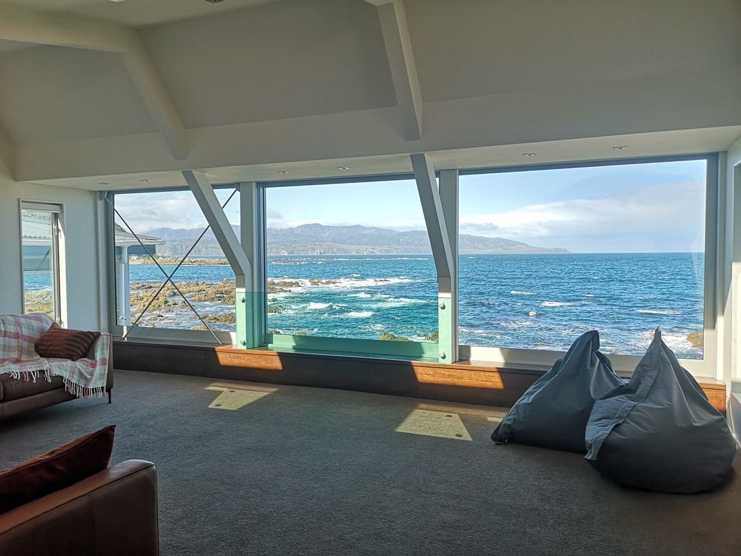 150 The Esplanade, Houghton Bay, Wellington - Carousel 1