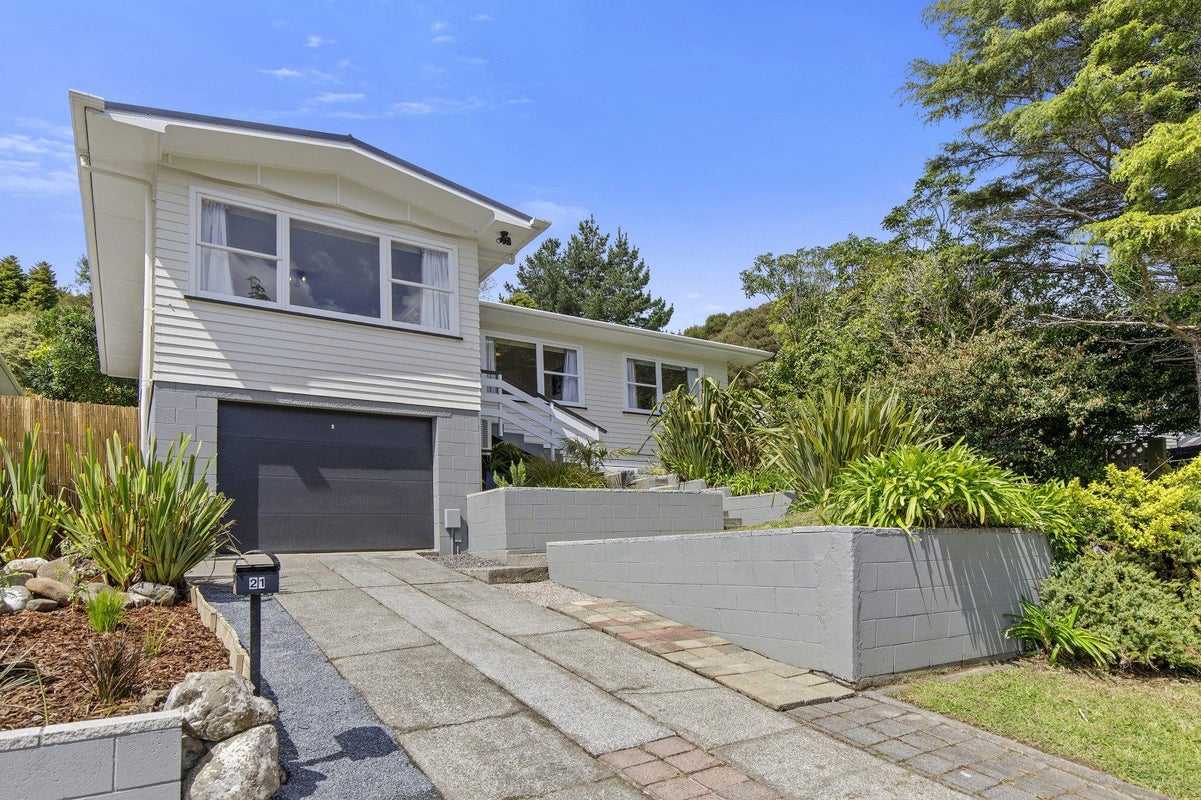 21 Holland Street, Wainuiomata, Lower Hutt - Carousel 1