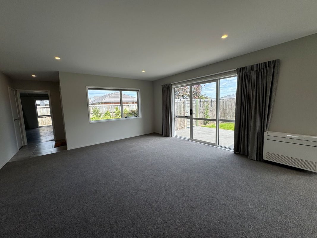 49 Craig Thompson Drive, Lincoln, Lincoln - Carousel 2