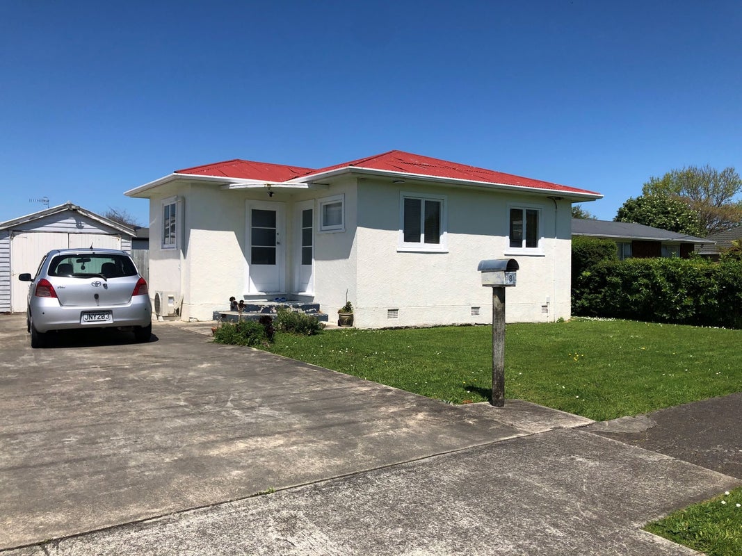 8 Ronberg Street, Highbury, Palmerston North - Carousel 1