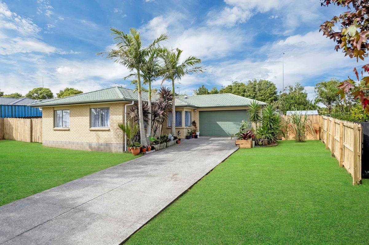 9 Hawkley Close, Flat Bush, Auckland - Carousel 2