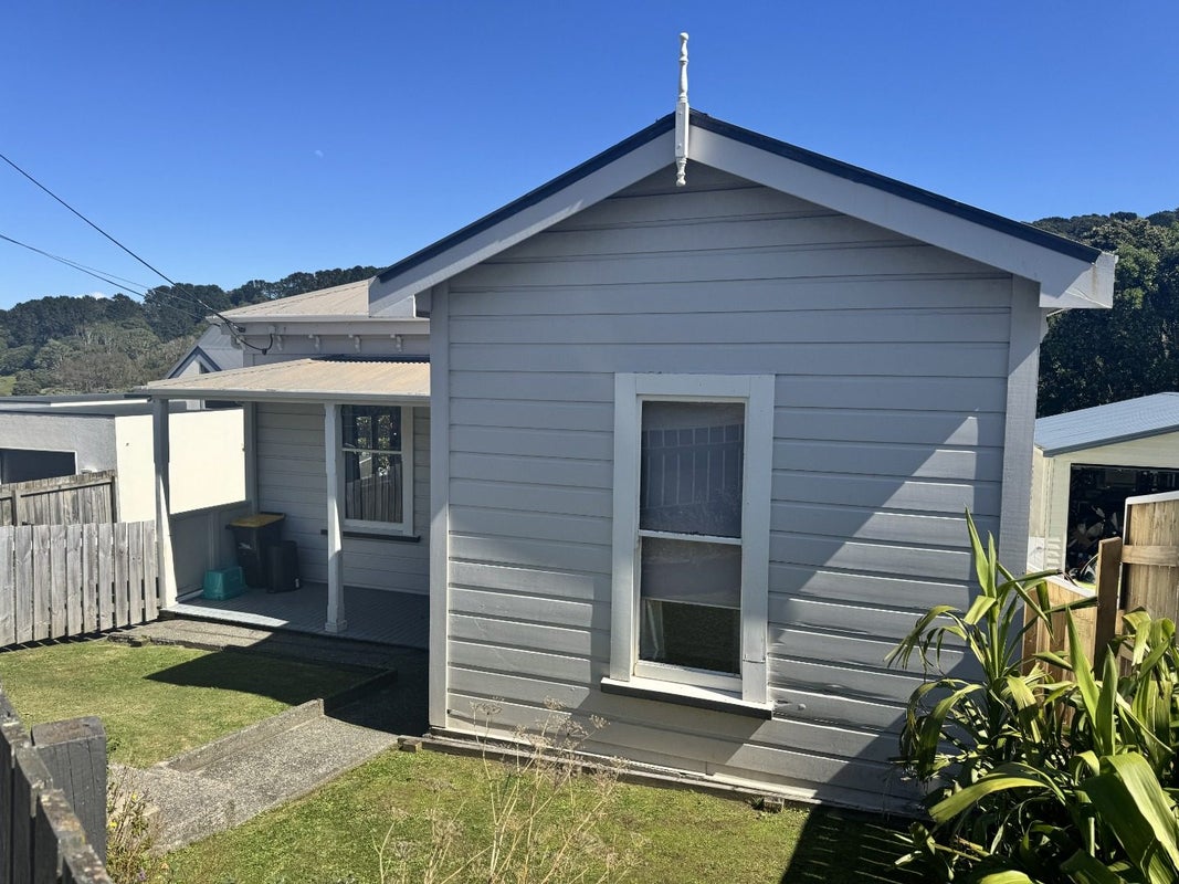 16 Hamilton Road, Hataitai, Wellington - Carousel 27
