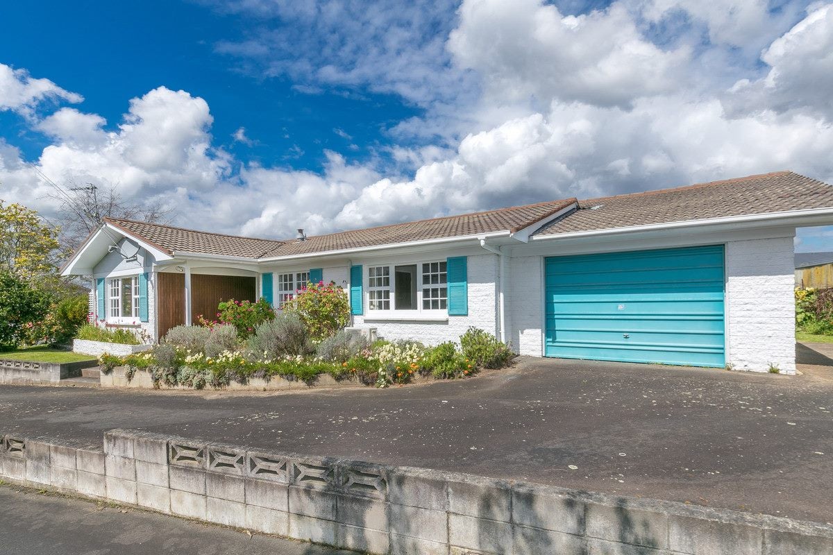 14 Chequers Avenue, Chartwell, Hamilton - Carousel 2