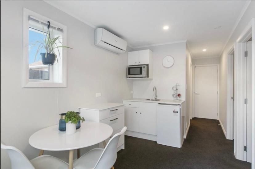 16 Bonnie Brae Road, Meadowbank, Auckland - Carousel 2