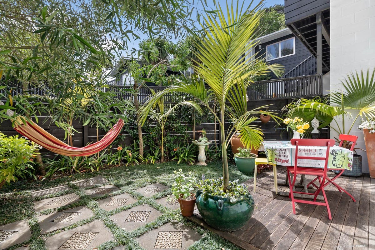 2/31 Rukutai Street, Mission Bay, Auckland - Carousel 1