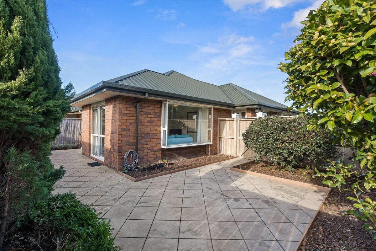 122A East Belt, Lincoln, Lincoln - Carousel 2