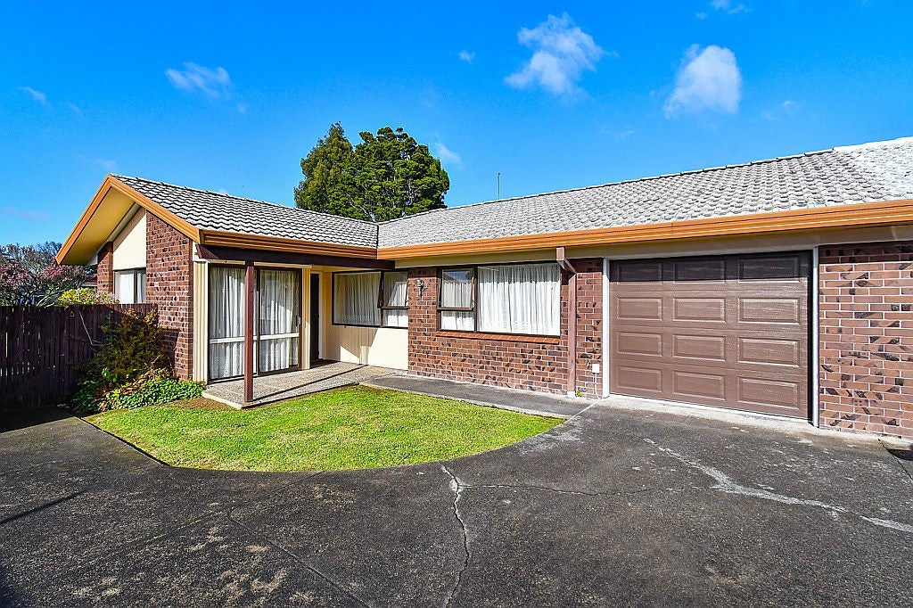 4/16 Regent Street, Papatoetoe, Auckland - Carousel 1