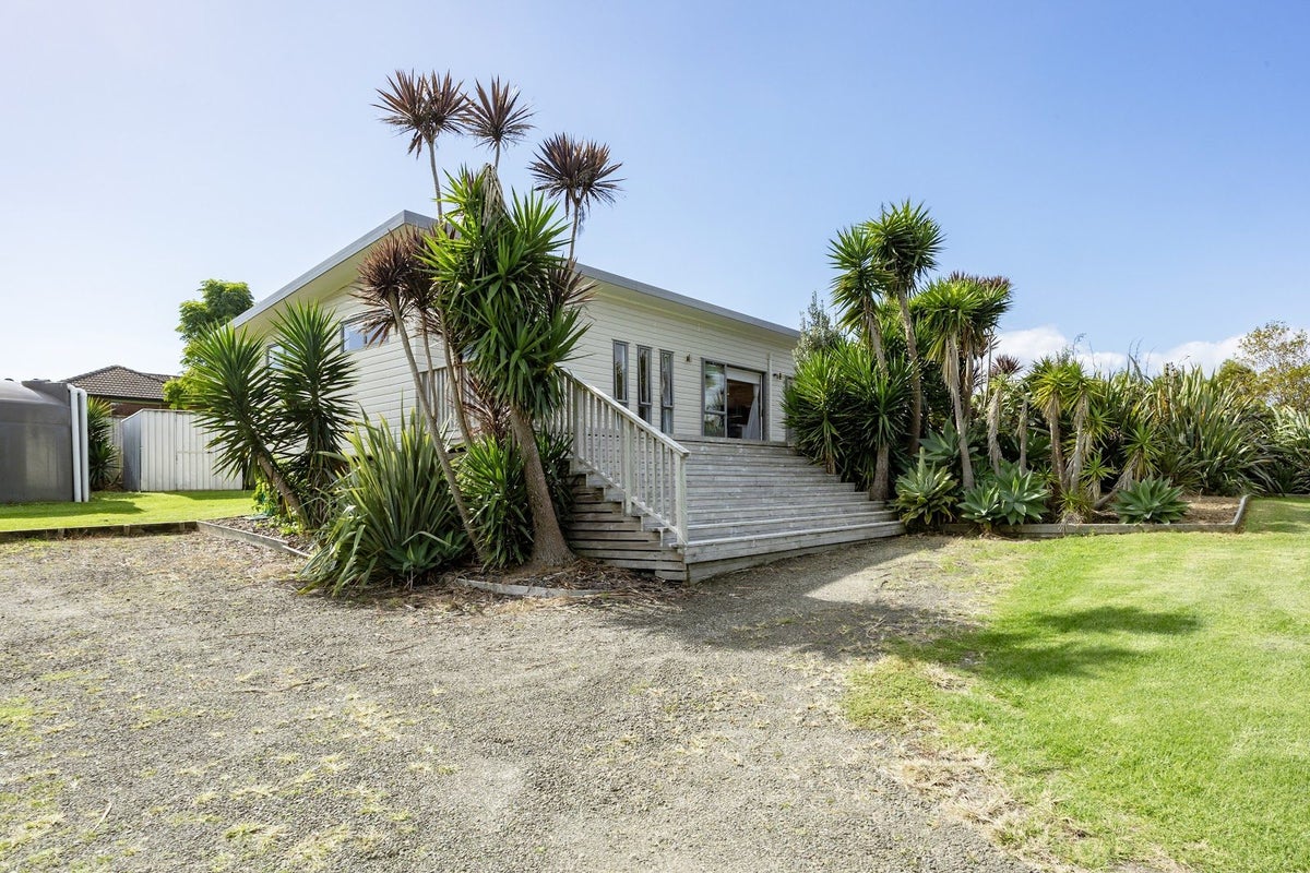 40 Omana Avenue, Helensville - Carousel 2