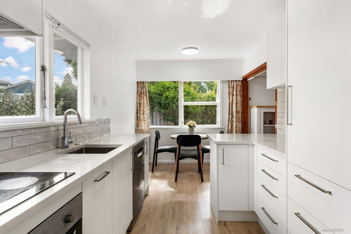 29A Rosalind Road, Glenfield, Auckland - Carousel 2