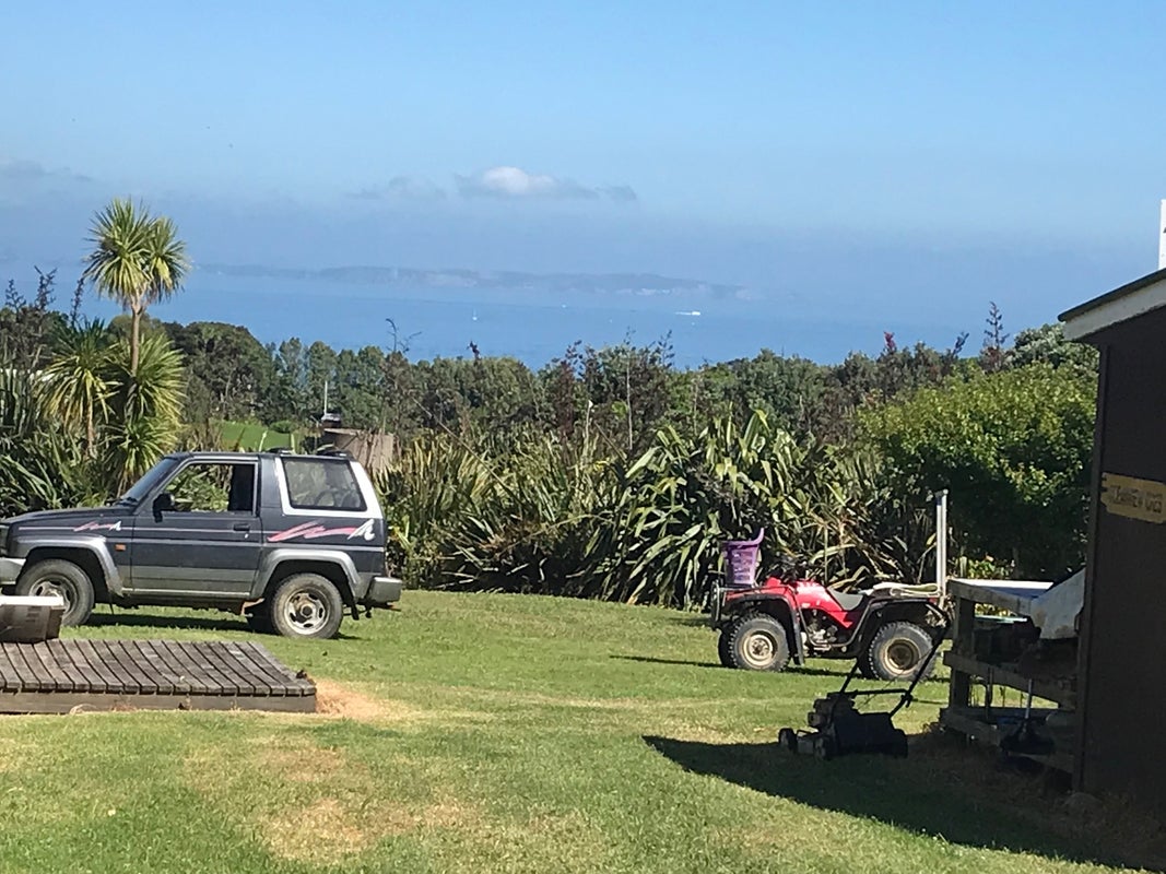 4 Ocean View Crescent, Rakino Island, Auckland - Carousel 2