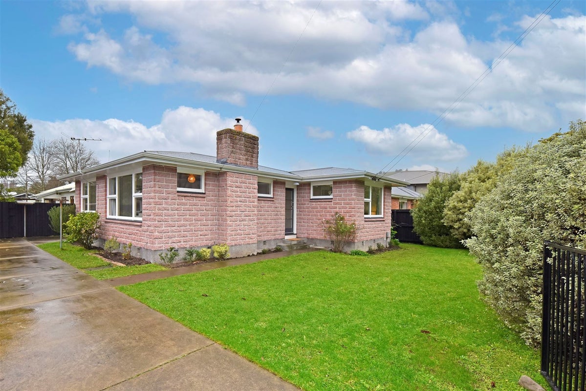 203 Centaurus Road, Saint Martins, Christchurch - Carousel 1