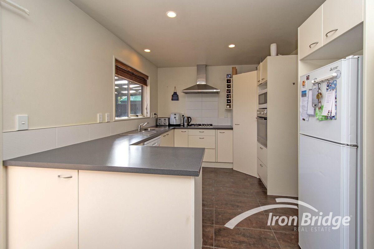 112 Bayswater Crescent, Bromley, Christchurch - Carousel 2