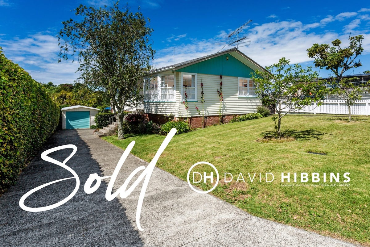 62 McDowell Crescent, Hillcrest, Auckland - Carousel 1