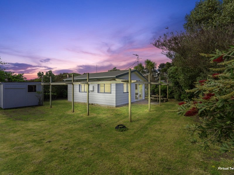 8 Sand Dune Grove, Waikawa Beach, Manakau - Carousel 1