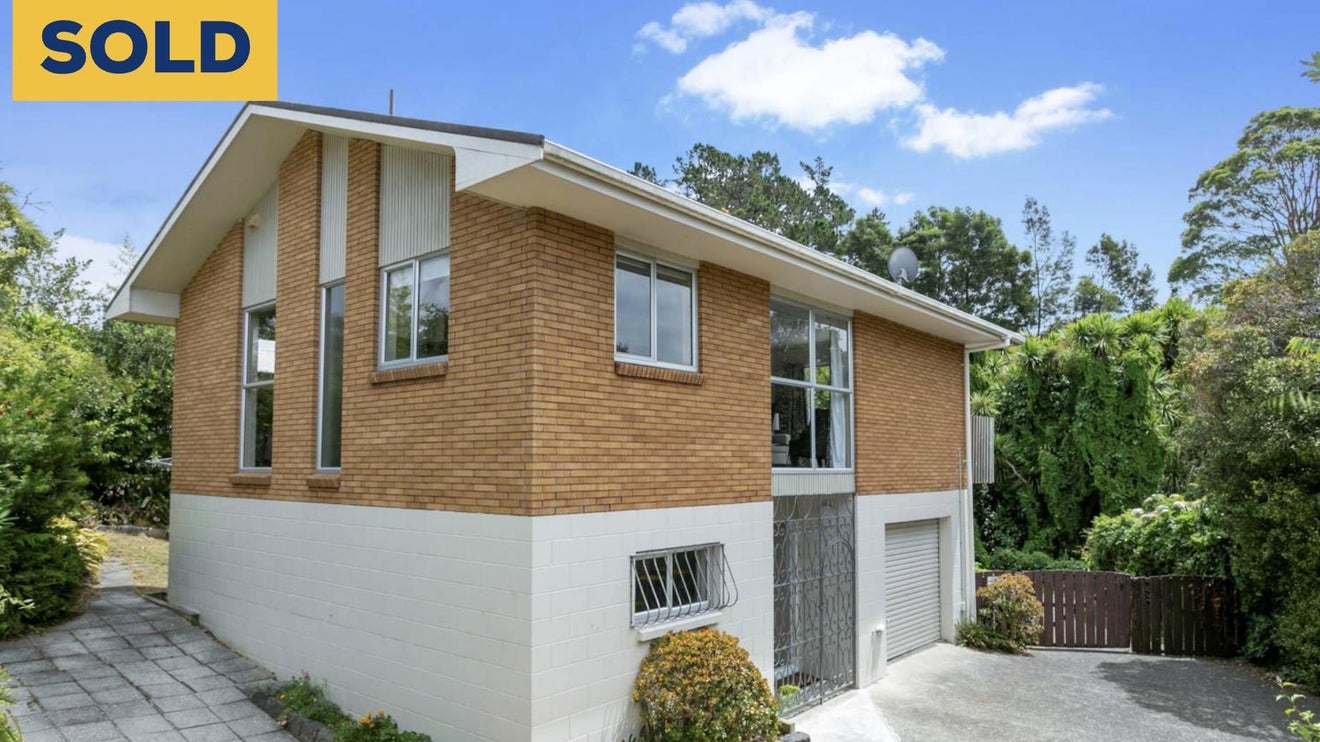 2/42 Eastglen Road, Glen Eden, Auckland - Carousel 1