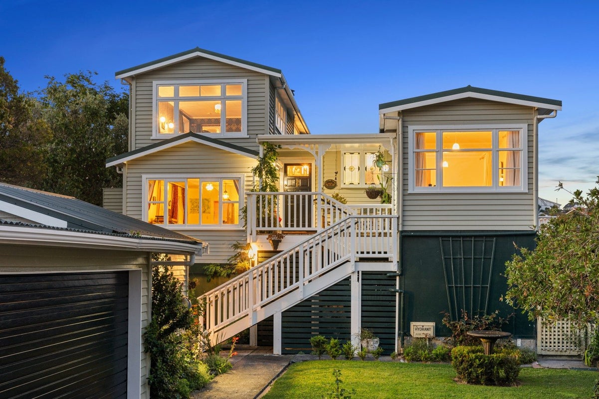 17 Makora Road, Otaihanga, Paraparaumu - Carousel 1