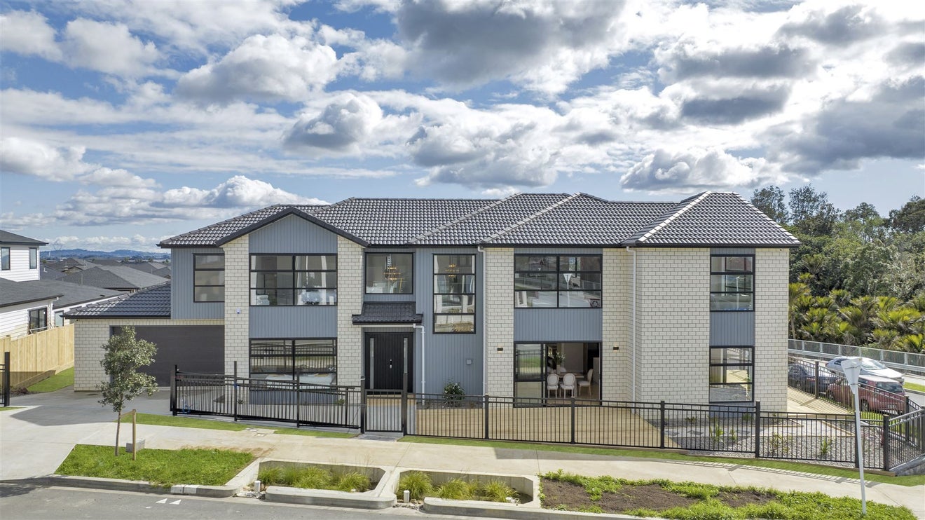 36 Bushfield Drive, Flat Bush, Auckland - Carousel 1