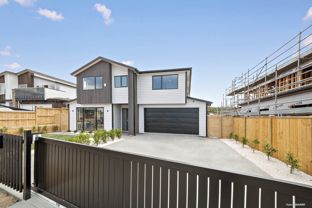 36 Headsail Drive, Long Bay, Auckland - Carousel 1