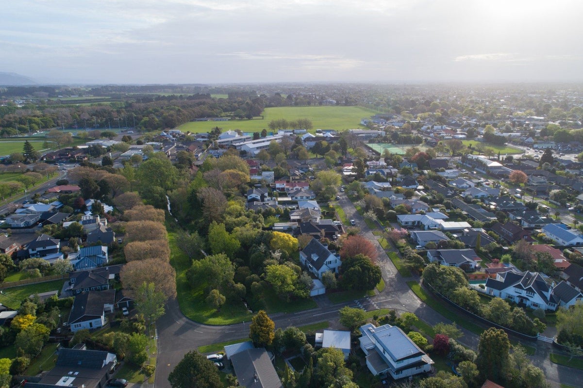4 Seaton Court, Hokowhitu, Palmerston North - Carousel 24