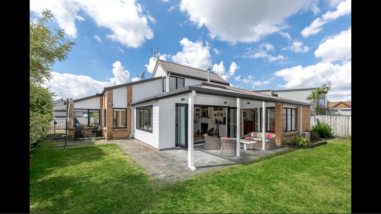 14 Arcus Street, St Andrews, Hamilton - Carousel 1