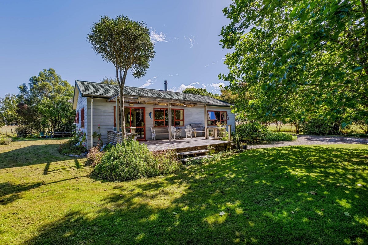 14 Wingate Road, Masterton - Carousel 1