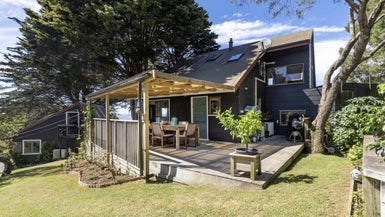 3 Laingholm Drive, Laingholm, Auckland - Carousel 1
