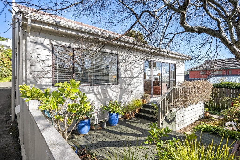 74A Beauchamp Street, Karori, Wellington - Carousel 1