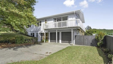 46 Kerkwall Drive, Naenae, Lower Hutt - Carousel 1