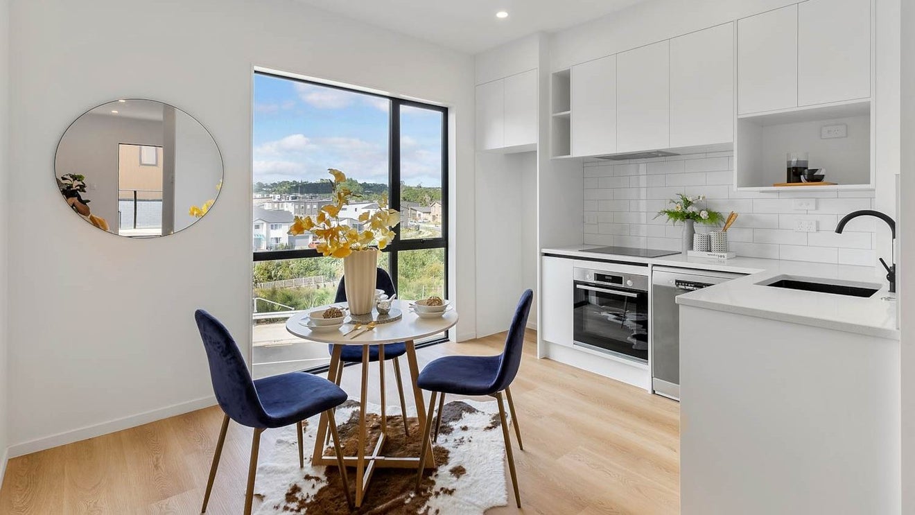 62 Whakatupu Road, Flat Bush, Auckland - Carousel 1